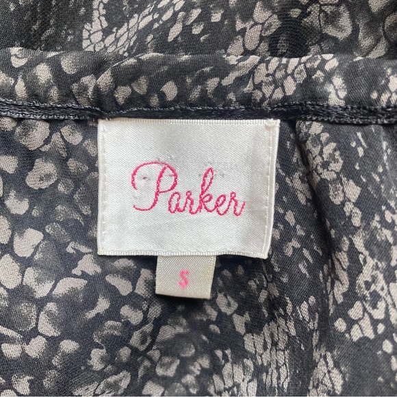 Parker Relaxed Fit Snake Print 100% Silk Blouse size Small - Picture 4 of 5